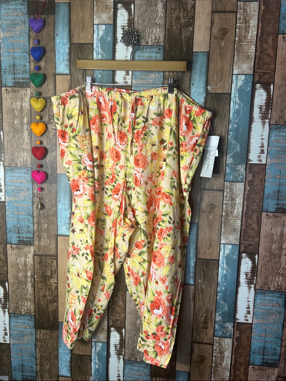 Victoria Jones Woman Yellow Cropped Floral Pants with Coral Roses
